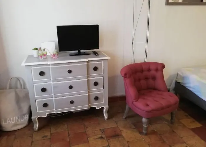 Studio Ensoleille, Typique Centre Historique, Wifi