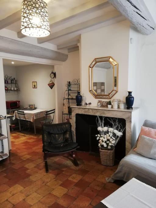 Ensoleille, Typique Centre Historique, Wifi Apartment